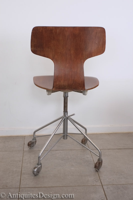 chaise de bureau jacobsen 1950 N3103 